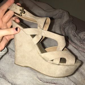 Guess nude suede wedge